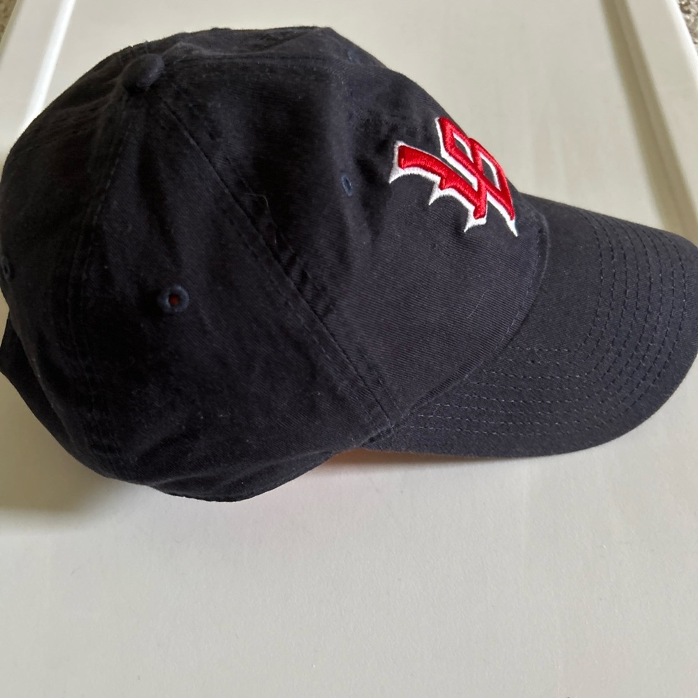 MiLB Louisville Bats New Era 9Twenty Dark Blue Adjustable Strapback Cap Hat OSFM - Picture 3 of 6